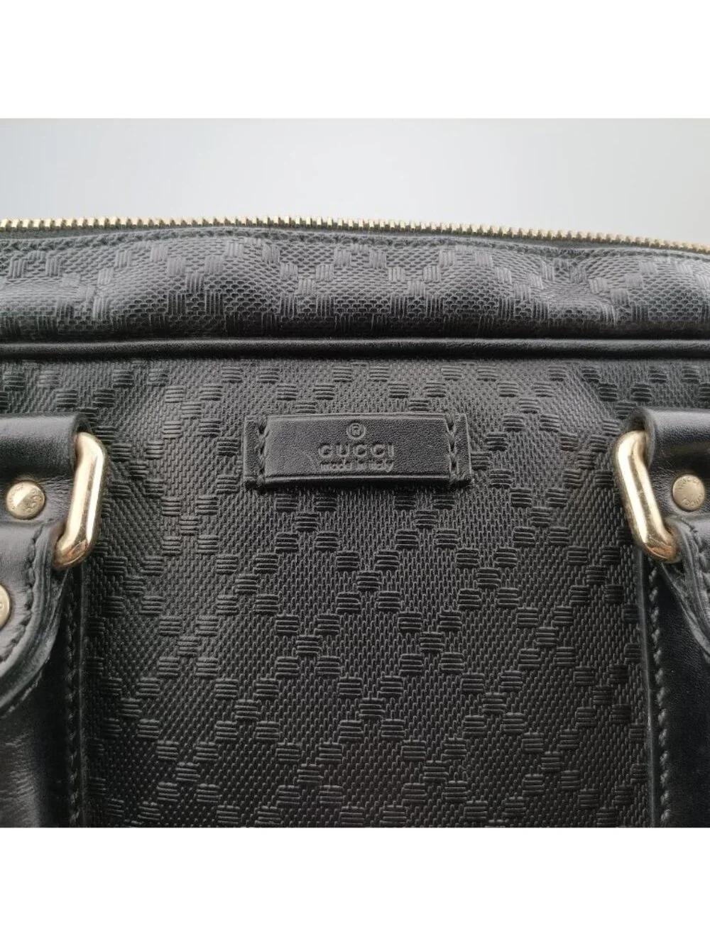Gucci brand color